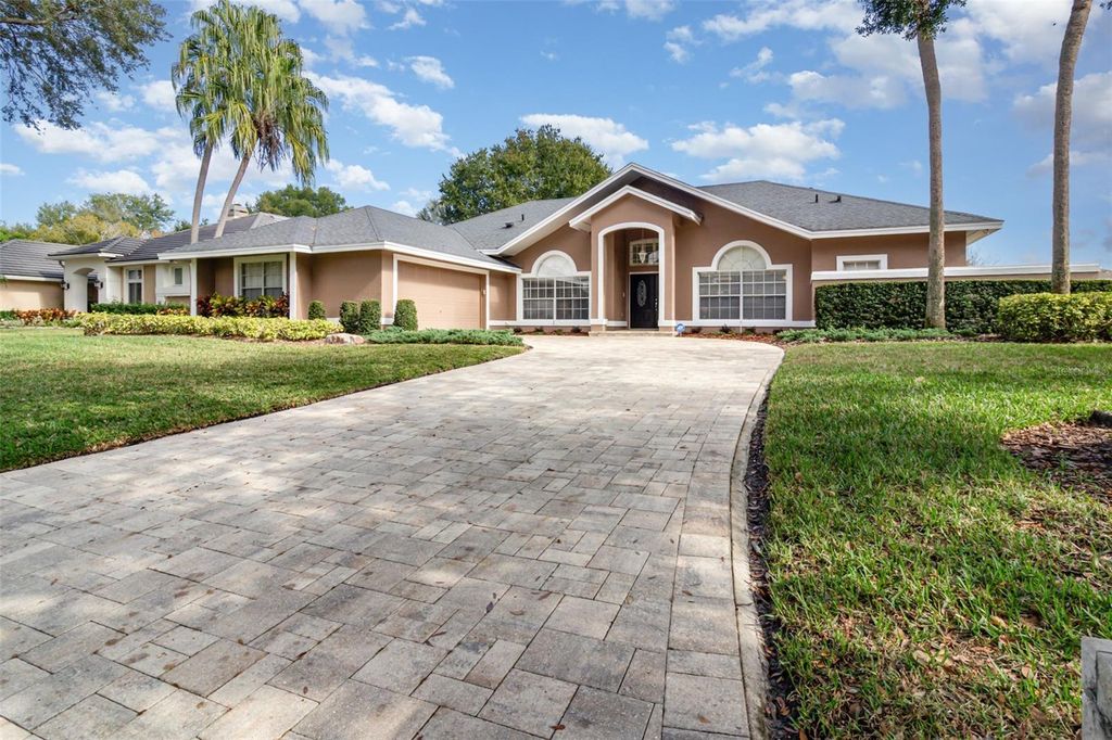Image 5 of property listing at 7628 APPLE TREE CIRCLE, Orlando, FL 32819