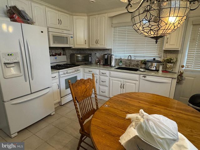 743 HICKORY RD, Secane, PA 19018