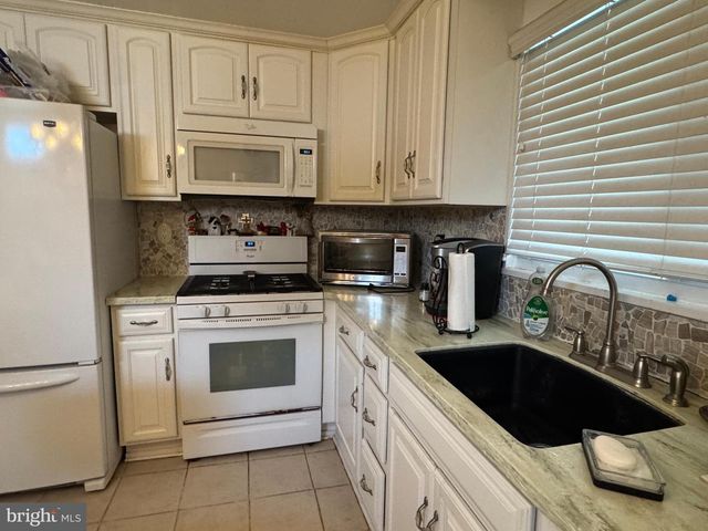 743 HICKORY RD, Secane, PA 19018