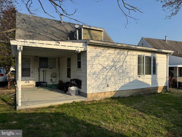 743 HICKORY RD, Secane, PA 19018