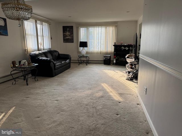 743 HICKORY RD, Secane, PA 19018