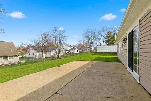 225 Wilmslow Lane, Schaumburg, IL 60194