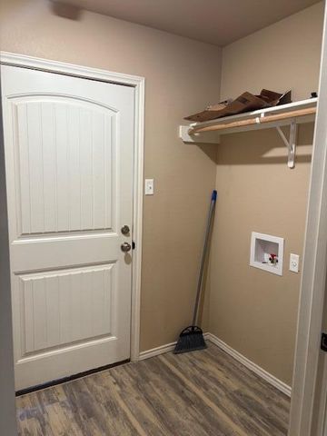 1009 Preston Trail, Wolfforth, TX 79382