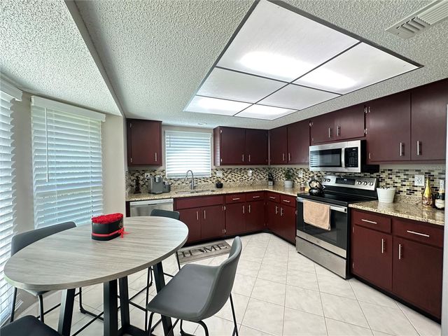 7800 FAIRLAWN DRIVE, Hudson, FL 34667