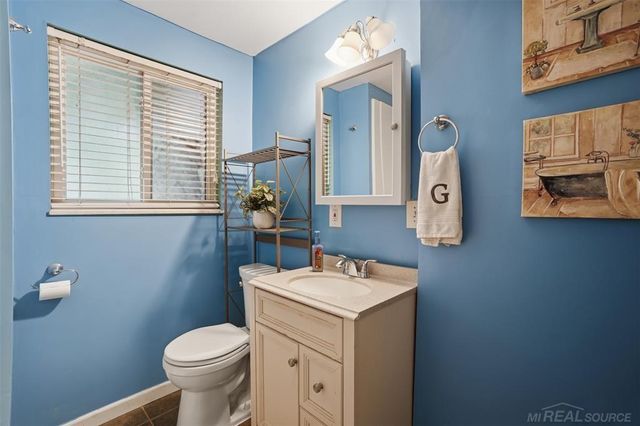 2478 Hiller Road, West Bloomfield, MI 48324