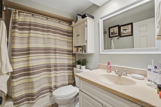 2478 Hiller Road, West Bloomfield, MI 48324