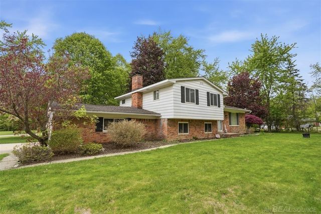 2478 Hiller Road, West Bloomfield, MI 48324