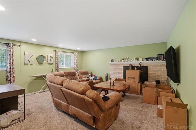 2478 Hiller Road, West Bloomfield, MI 48324