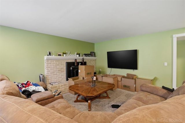 2478 Hiller Road, West Bloomfield, MI 48324