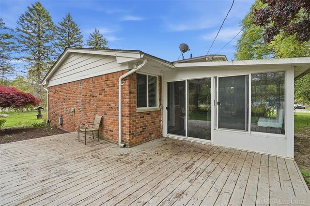 2478 Hiller Road, West Bloomfield, MI 48324