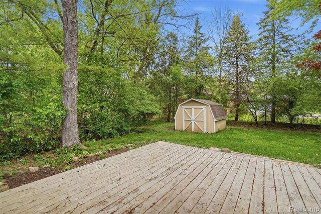 2478 Hiller Road, West Bloomfield, MI 48324