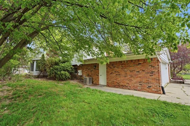 2478 Hiller Road, West Bloomfield, MI 48324