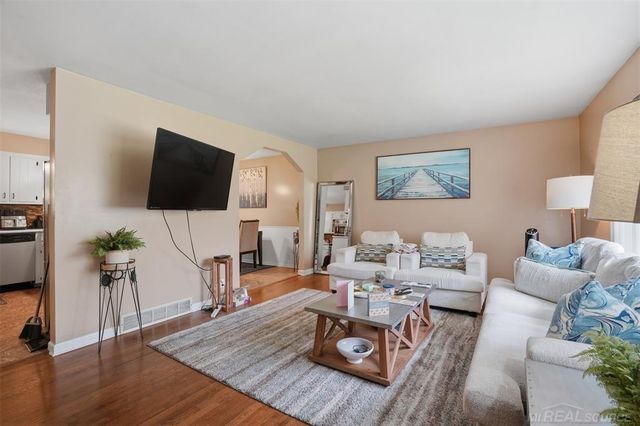 2478 Hiller Road, West Bloomfield, MI 48324
