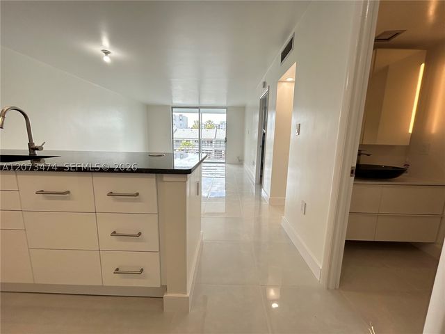3550 NE 169th St 304, North Miami Beach, FL 33160