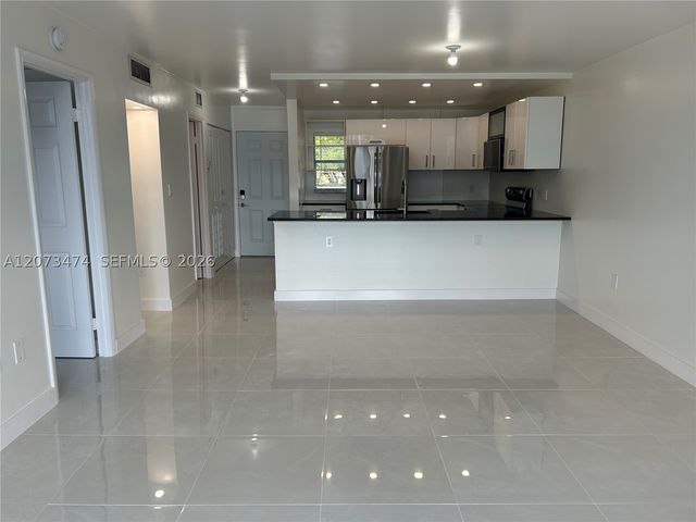 3550 NE 169th St 304, North Miami Beach, FL 33160