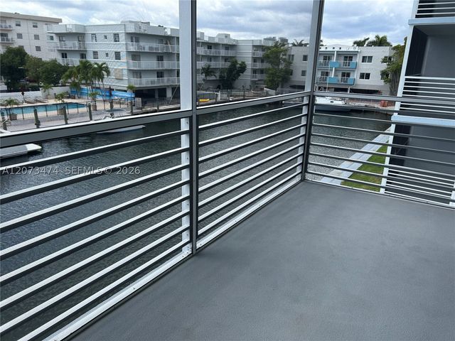 3550 NE 169th St 304, North Miami Beach, FL 33160