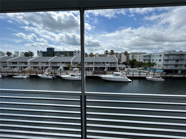 3550 NE 169th St 304, North Miami Beach, FL 33160