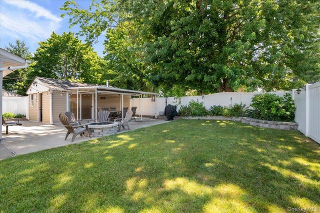 1882 Byrd Drive, East Meadow, NY 11554