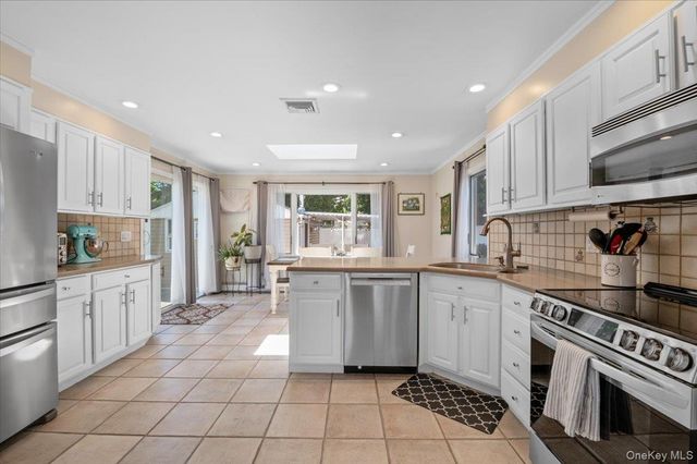1882 Byrd Drive, East Meadow, NY 11554