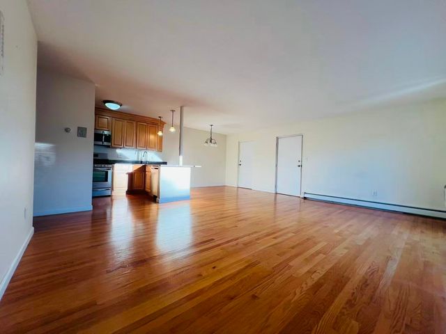 8 Crescent Dr 5, Andover, MA 01810
