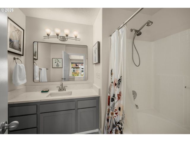13187 Sw RAPTOR Pl, Tigard, OR 97223