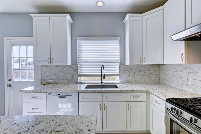 7402 Broken Oak Lane, Sugar Land, TX 77479