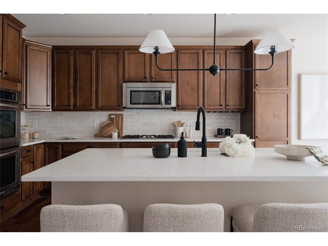 2289 S Isabell St, Lakewood, CO 80228