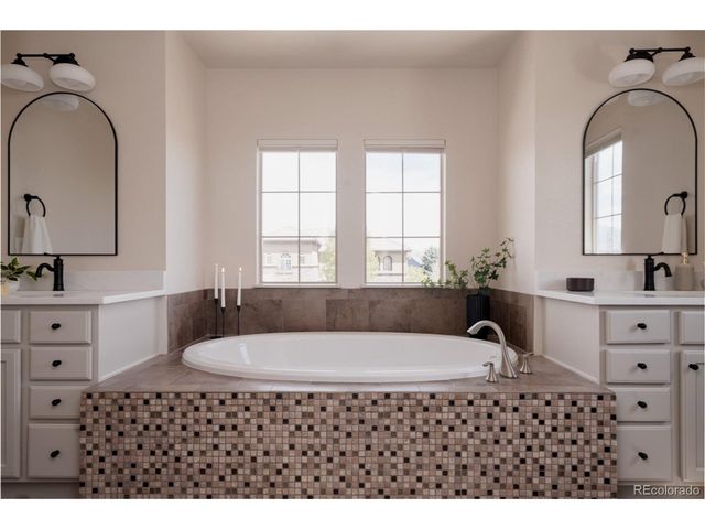 2289 S Isabell St, Lakewood, CO 80228