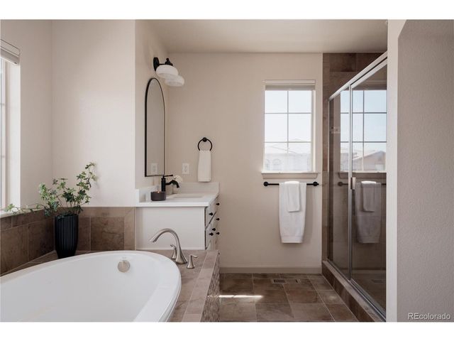 2289 S Isabell St, Lakewood, CO 80228