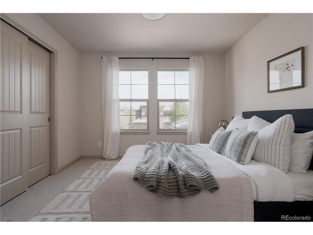 2289 S Isabell St, Lakewood, CO 80228