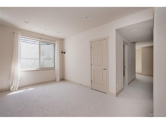 2289 S Isabell St, Lakewood, CO 80228