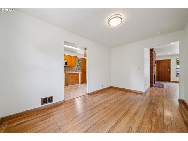 4136 Se MONROE St, Milwaukie, OR 97222