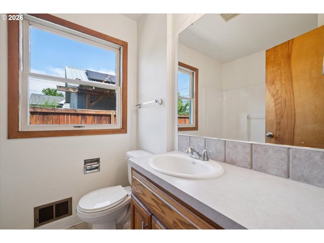 4136 Se MONROE St, Milwaukie, OR 97222