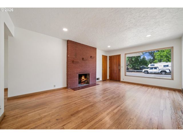 4136 Se MONROE St, Milwaukie, OR 97222
