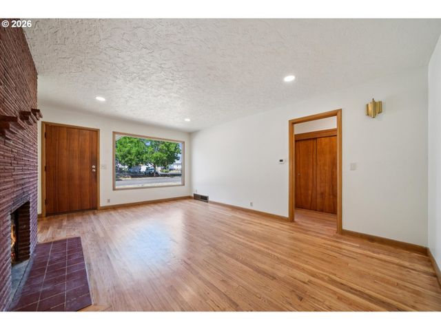 4136 Se MONROE St, Milwaukie, OR 97222