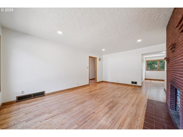 4136 Se MONROE St, Milwaukie, OR 97222