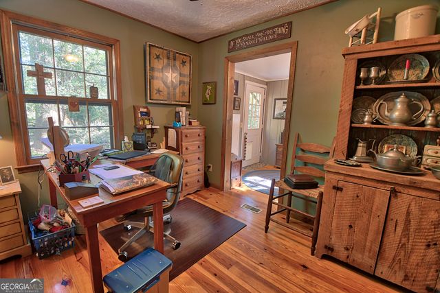 31 Creekside Lane, Clayton, GA 30525