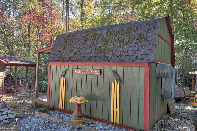 31 Creekside Lane, Clayton, GA 30525