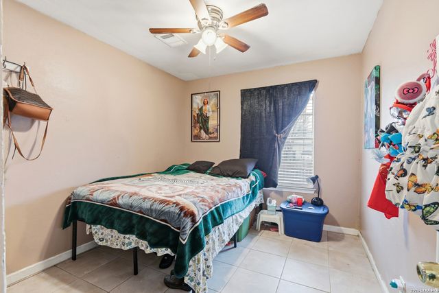 8335 Swift Eagle Dr, San Antonio, TX 78242