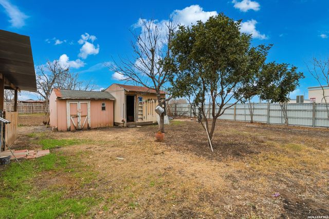 8335 Swift Eagle Dr, San Antonio, TX 78242