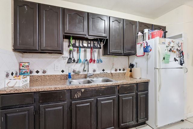 8335 Swift Eagle Dr, San Antonio, TX 78242