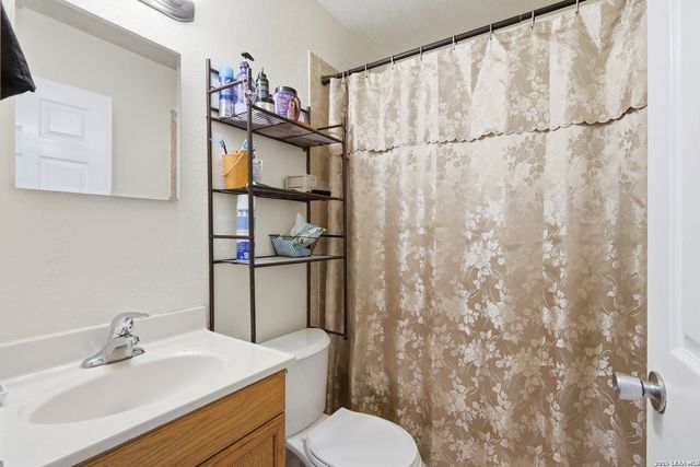 8335 Swift Eagle Dr, San Antonio, TX 78242