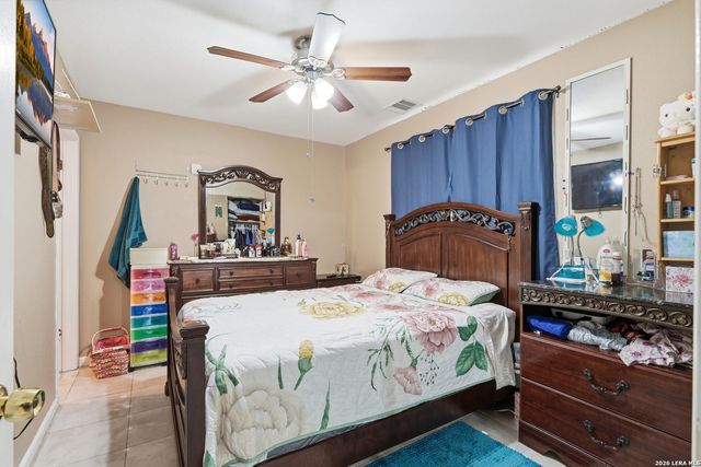 8335 Swift Eagle Dr, San Antonio, TX 78242