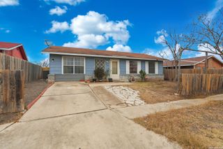 8335 Swift Eagle Dr, San Antonio, TX 78242