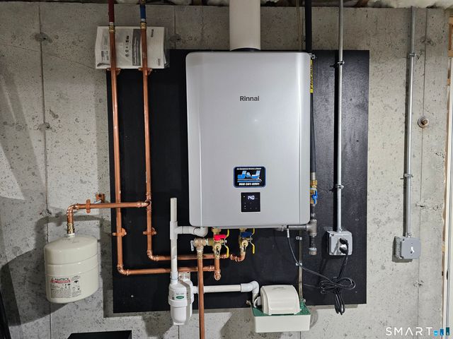 23 Ivy Hill Road 23, Waterford, CT 06385