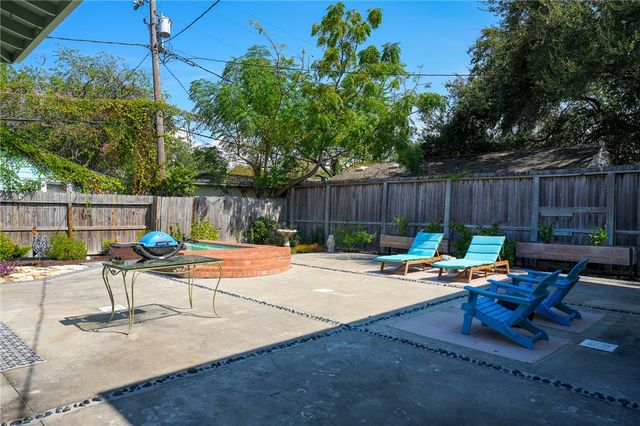 242 Rosebud Ave, Corpus Christi, TX 78404