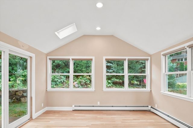 14 Highgate St, Needham, MA 02492