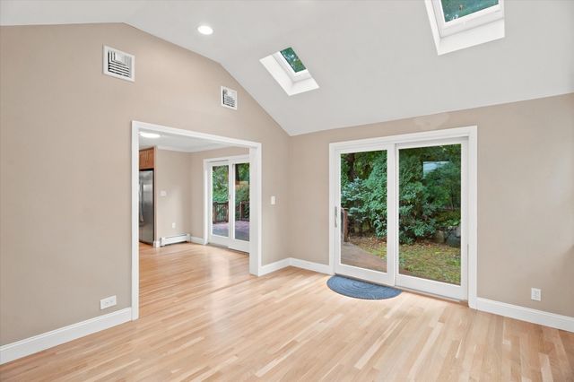 14 Highgate St, Needham, MA 02492