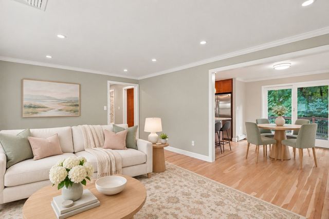 14 Highgate St, Needham, MA 02492