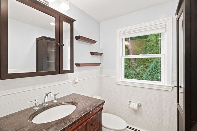 14 Highgate St, Needham, MA 02492